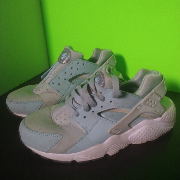 3 pair Nike Huarache - Picture 1 of 6